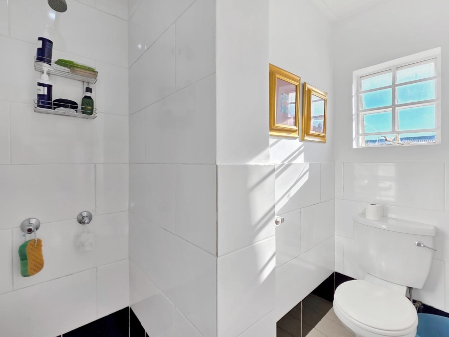2 Bedroom Property for Sale in Sea Point Western Cape